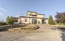 villa-indipendente-con-5-000-mq-di-parco-a-viterbo