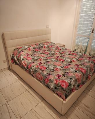 letto matrimoniale ecopelle bianca con conte