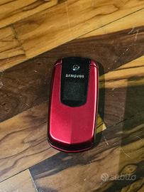 Samsung E2210B pieghevole, caricatore e auricolari