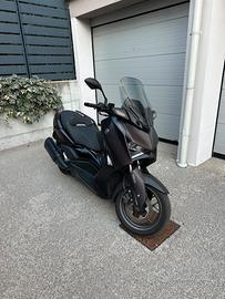 Xmax 300 tech max Black Magma