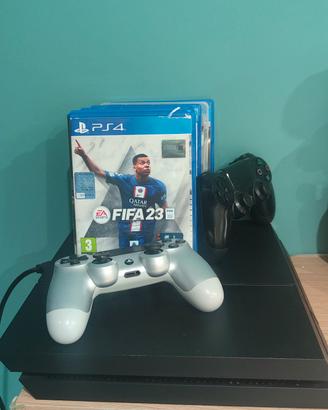 PlayStation 4 PS4 + 2 Controller e gioco  omaggio