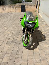 moto kawasaki zxr400 verde bianco nero