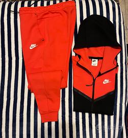 Felpa nike nera e arancione clearance