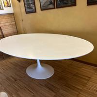 Eero Saarinen x Knoll International