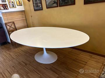 Eero Saarinen x Knoll International