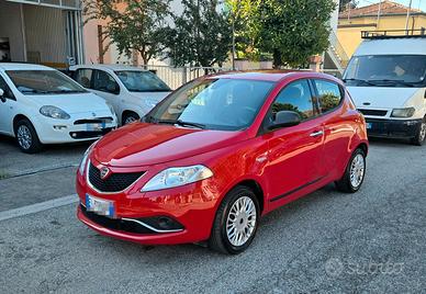 Lancia Ypsilon 1.2 69 CV 5 porte Unyca