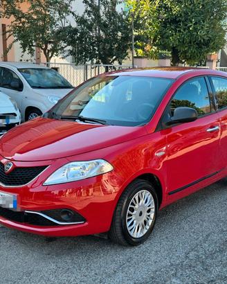 Lancia Ypsilon 1.2 69 CV 5 porte Unyca
