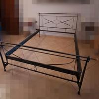 Letto matrimoniale in ferro battuto 