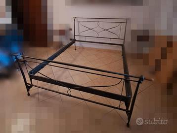 Letto matrimoniale in ferro battuto 