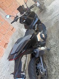 Xadv 750
