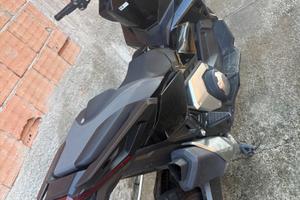 Xadv 750