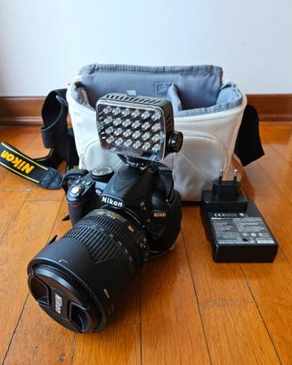 Kit Fotocamera Nikon D3100+Obiettivo+Flash+Borsa
