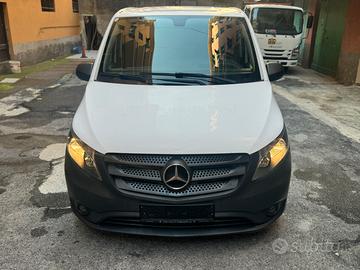 Mercedes Vito Autocarro 114d lang