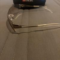 Occhialini trasparenti riposanti