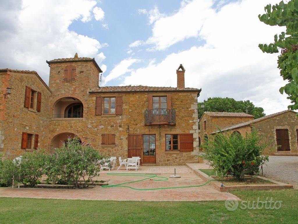 Rustico / Casale di 700 m² con più di 5 locali e b - Vista 4