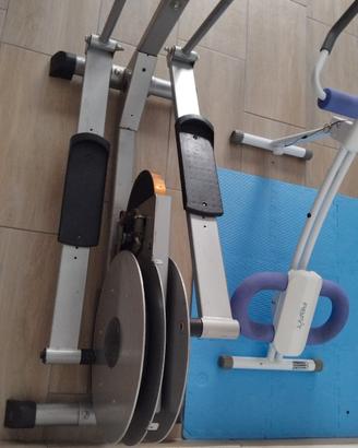 Bicicletta ellittica e panca addominali