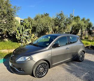 Lancia y 1300 mjet 95CV diesel