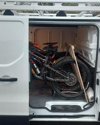 portabici per casa e furgone, 4 posti