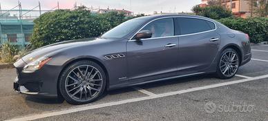 Quattroporte 2017 3.0 V6 Gransport SQ4 410cv Benz.