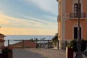 Attività / Licenza di 30 m² con 1 locale a Castell