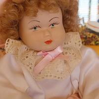 Bambola in porcellana Capodimonte 