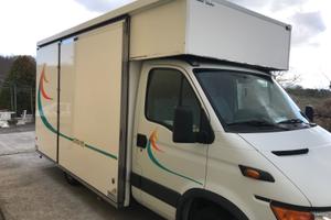 Autonegozio Resty camion magazzino ambulante