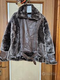 Giubbino marrone con pelliccia sintetica