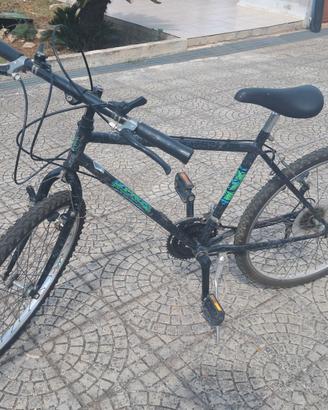 Bicicletta Mountain Bike 26' gomme antiforatura