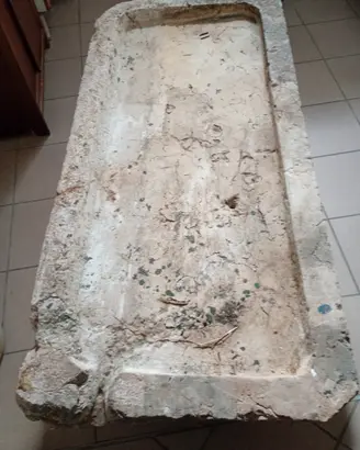 lavello antico marmo pietra