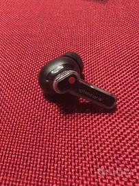 Nothing ear(a) right destro