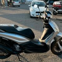 Beverly 300 S