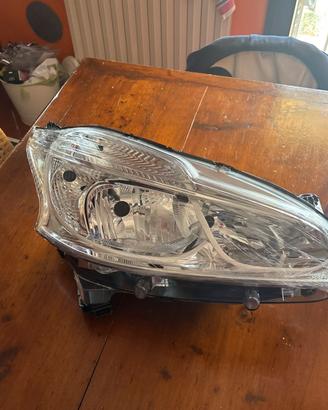 Faro ant.dx peugeot 208