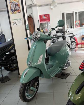PIAGGIO Vespa 125 Primavera NEW 80 th