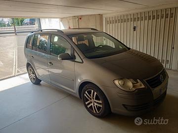 VOLKSWAGEN Touran - 2007