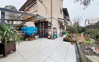 ELEGANTE VILLA A SCHIERA CON GIARDINO!