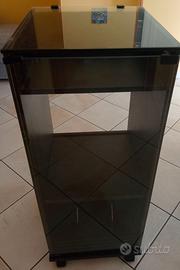 Mobiletto per stereo