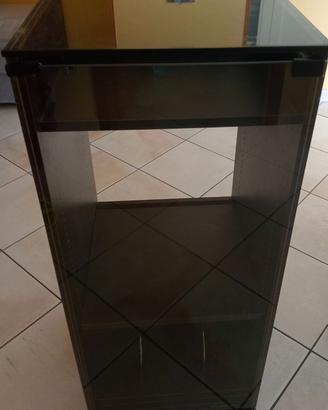 Mobiletto per stereo