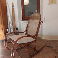 Sedia a dondolo stile Thonet