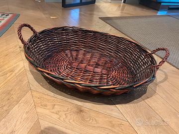 Cesta ovale grande in vimini scuro intrecciato