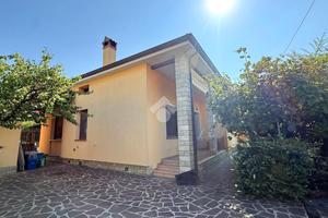 VILLA SINGOLA A CHIUDUNO