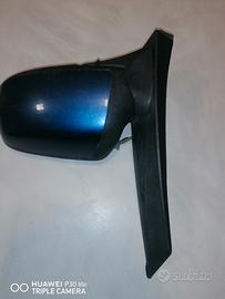 specchietto retrovisore lato sinistro