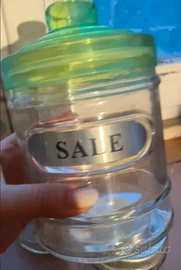 Barattolo in vetro con tappo per la conservazione