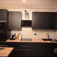 cucina completa di elettrodomestici