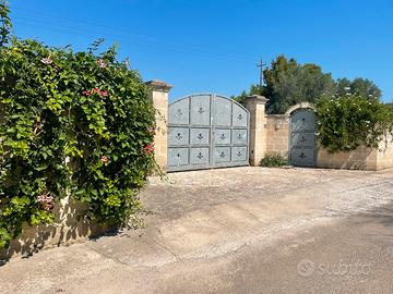 Villa immersa nel verde della Valle della Cupa