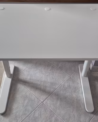 Scrivania IKEA mod. Relatera