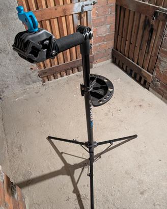 Supporto treppiede manutenzione bicicletta 