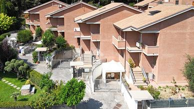 VILLA A SCHIERA A PORTO SAN GIORGIO