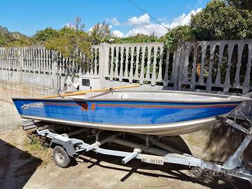 Barca in alluminio , motore e carrello