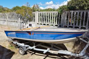Barca in alluminio , motore e carrello