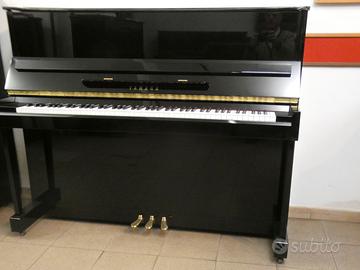 Pianoforte YAMAHA YE 121 nero